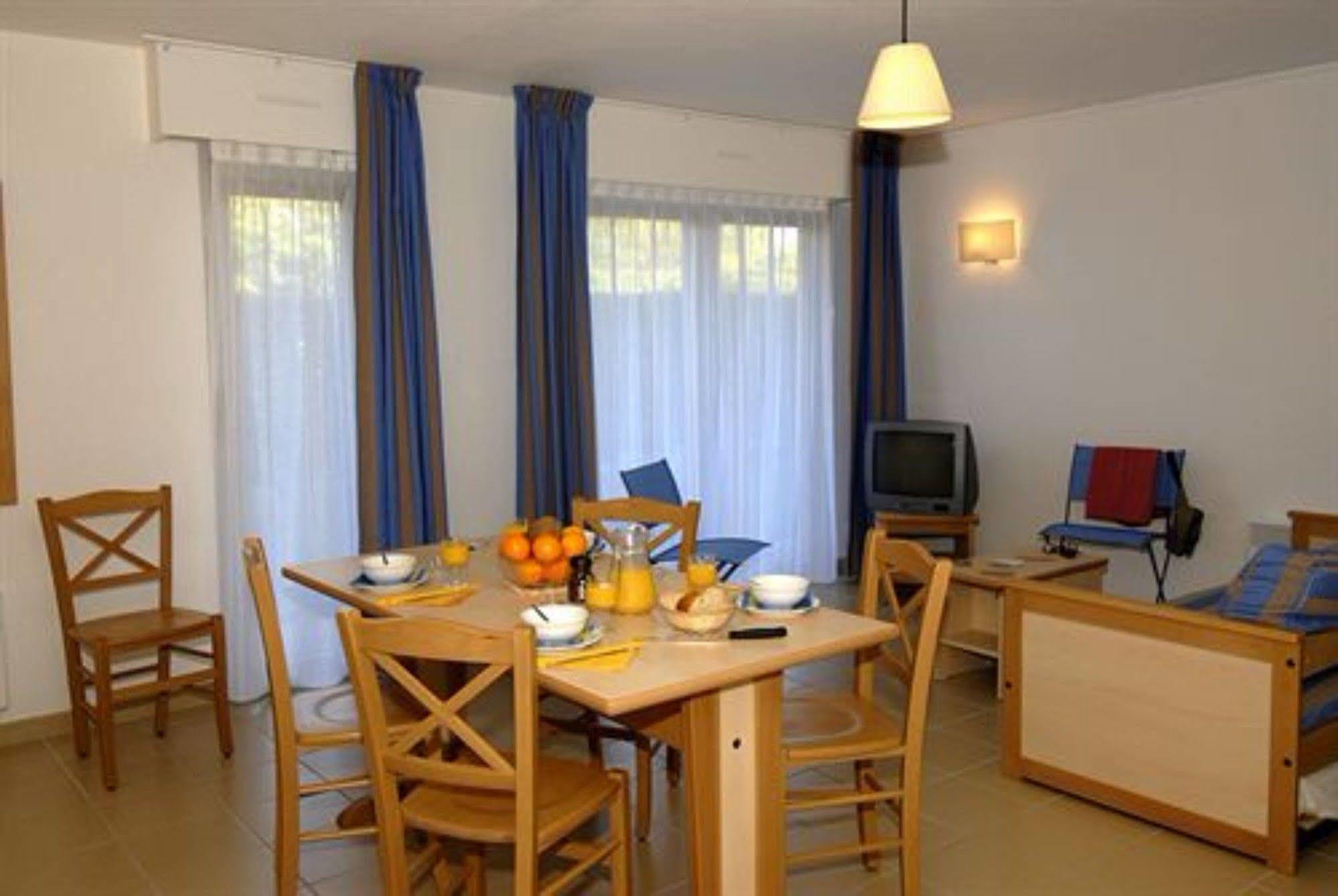 Residence Odalys Du Port Hourtin Exterior foto